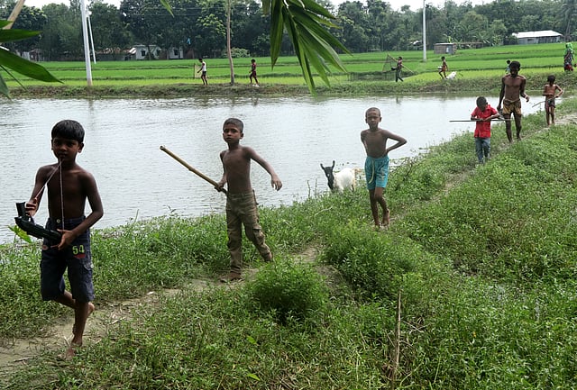 মাছ ধরার উৎসবে শিশুদের আনন্দের যেন সীমা নেই।