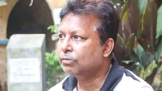 বিউটি বোর্ডিংয়ের তারক সাহা