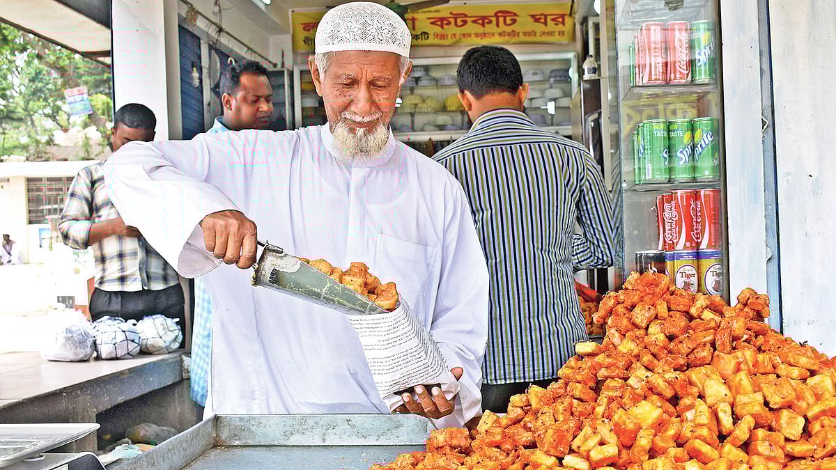 মহাস্থানগড়ের প্রসিদ্ধ কটকটি।  ছবি: প্রথম আলো