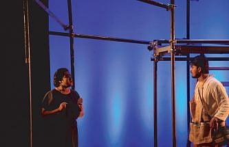 থিয়েট্রোন ঢাকা ডট বিডি সম্প্রতি মঞ্চে এনেছে এ নাটক। ছবি: প্রথম আলো