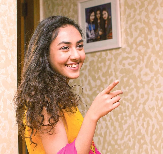 মুখ ও দাঁত সুস্থ রাখতে নিয়মিত যত্ন নিত হবে। ছবি: অধুনা