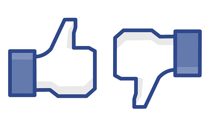 ফেসবুক টুইটারে এখন লাইক শেয়ার যতোটা কম দেখানো যায় তা নিয়ে চিন্তাভাবনা চলছে। ছবি: এএফপি।