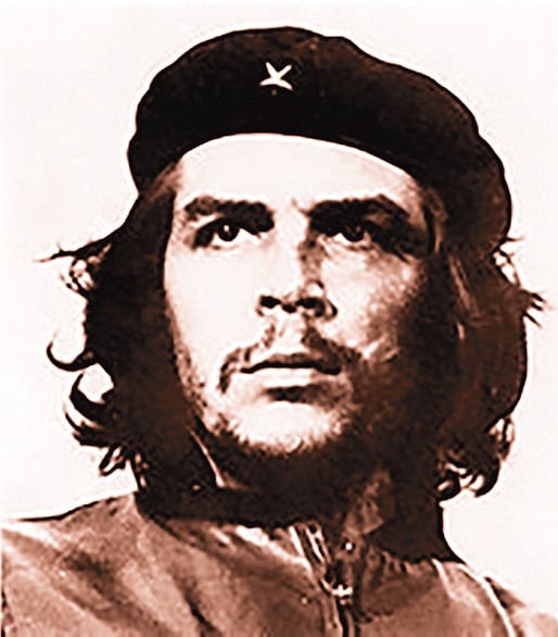 দৃষ্টি দূরে কোথাও, মাথায় ব্যারেট টুপি পরে চিন্তামগ্ন অবস্থায় চে গুয়েভারা। ছবি: সংগৃহীত