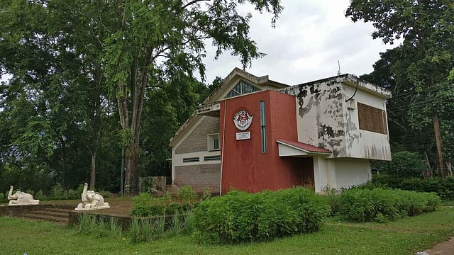 চাকমা রাজার জন্য নতুনভাবে তৈরি করা প্রাসাদ। ছবি: লেখক