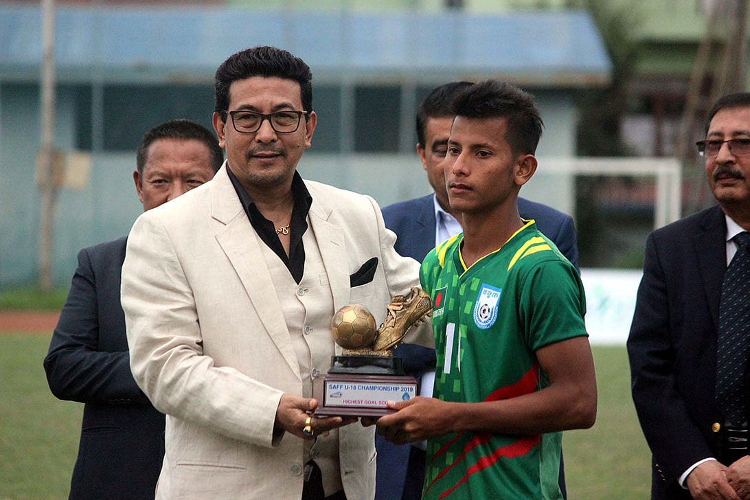 অনূর্ধ্ব-১৫ সাফের পর অনূর্ধ্ব-১৮ সাফেও সোনার বুট ফাহিমের। ছবি: বাফুফে