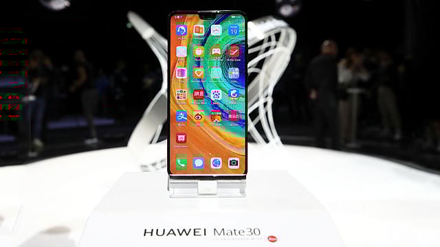 হুয়াওয়ে মেট ৩০। ছবি: রয়টার্স