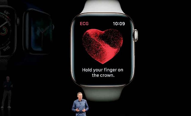 গত ১০ সেপ্টেম্বর আইফোন ঘোষণার অনুষ্ঠানে অ্যাপল ওয়াচ সিরিজ ৫ উন্মোচন করে অ্যাপল। ছবি: এএফপি