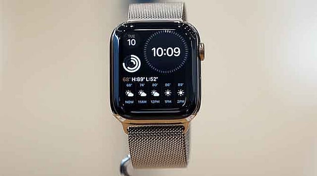নতুন স্মার্টওয়াচে আছে অলওয়েজ অন ডিসপ্লে। ছবি: রয়টার্স