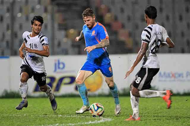 আবাহনী ধরে রাখতে পারেনি লি টাককে। প্রথম আলো ফাইল ছবি