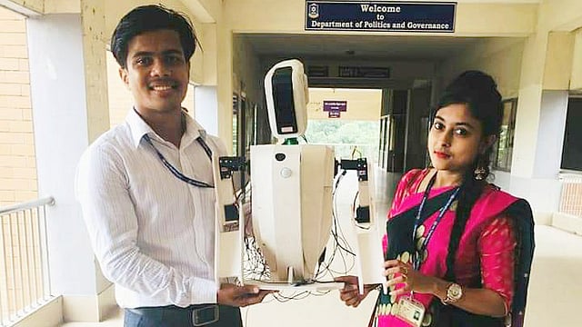 আড়াই মাসের পরিশ্রমে তৈরি হয় রোবট মিরা। ছবি: সংগৃহীত