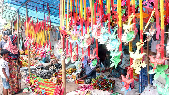 শিশুদের নানা খেলনা