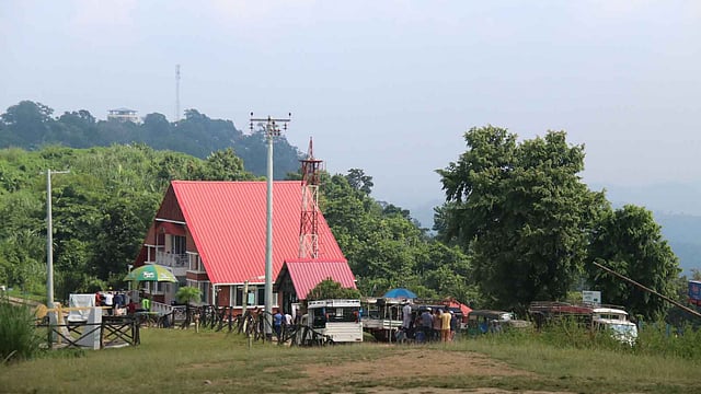 মেঘের দেশে