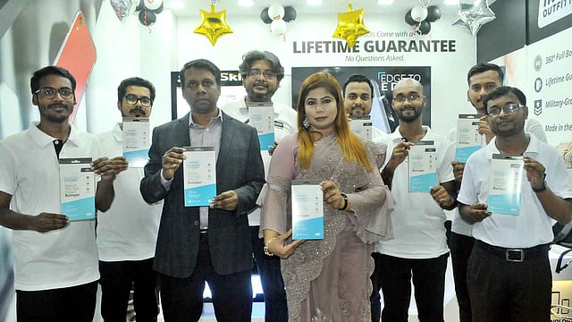 মোবাইল আউটফিটারস উদ্বোধন। ছবি: ল্যাভিসোর সৌজন্যে