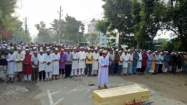 কুষ্টিয়া শহরে আবরারের দ্বিতীয় জানাজা অনুষ্ঠিত হয়। কুষ্টিয়া, ৮ অক্টোবর। ছবি: তৌহিদী হাসান