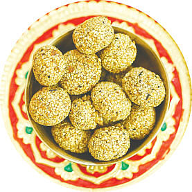 তিলের নাড়ু