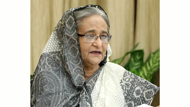 প্রধানমন্ত্রী শেখ হাসিনা গণভবনে তাঁর সাম্প্রতিক জাতিসংঘ সাধারণ পরিষদের ৭৪তম অধিবেশনে অংশগ্রহণ এবং ভারত সফর বিষয়ে সাংবাদিকদের ব্রিফ করেন। গণভবন, ঢাকা, ৯ অক্টোবর। ছবি: ফোকাস বাংলা