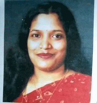 তাসলিমা বেগম। উত্তর-পূর্ব বাড্ডা প্রাথমিক বিদ্যালয়ের মাঠে ‘ছেলেধরা’ গুজব ছড়িয়ে পিটিয়ে হত্যা করা হয় তাঁকে। ছবি: সংগৃহীত