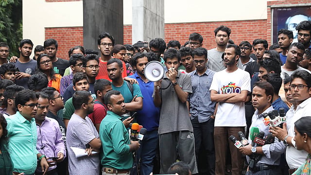 আবরার ফাহাদকে পিটিয়ে হত্যার প্রতিবাদে বুয়েটের আন্দোলনরত শিক্ষার্থীরা। বুয়েট, ঢাকা, ১০ অক্টোবর। ছবি: আবদুস সালাম