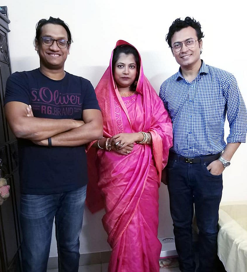বিয়ের পর সাব্বির জামান, স্নিগ্ধা ও শান। ছবি: ফেসবুক থেকে নেওয়া