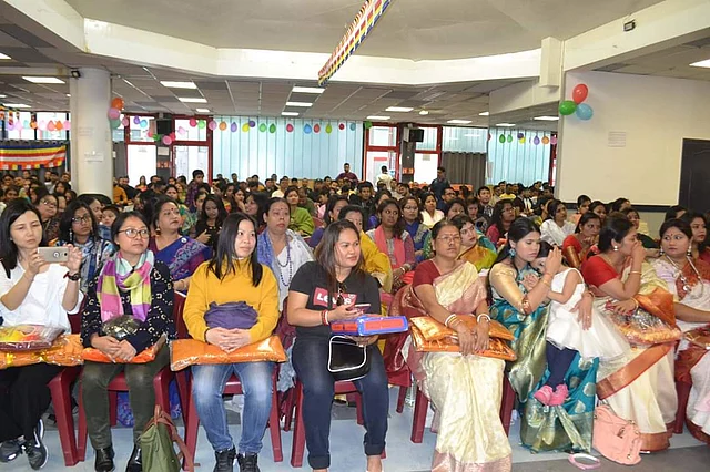 দানোত্তম কঠিন চীবর দান অনুষ্ঠানে উপস্থিতি। ছবি: অনুপম বড়ুয়ার মাধ্যমে প্রাপ্ত