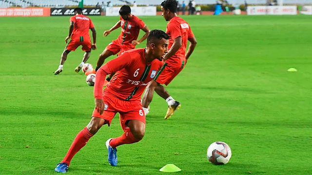 ভারতের বিপক্ষে লড়তে সবার সহযোগিতাই দরকার হবে জামালদের। ছবি: এএফপি