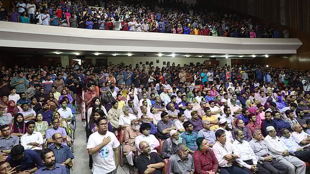 বুয়েট মিলনায়তনে শপথ অনুষ্ঠান হয়। বুয়েট, ঢাকা, ১৬ অক্টোবর। ছবি: সাইফুল ইসলাম