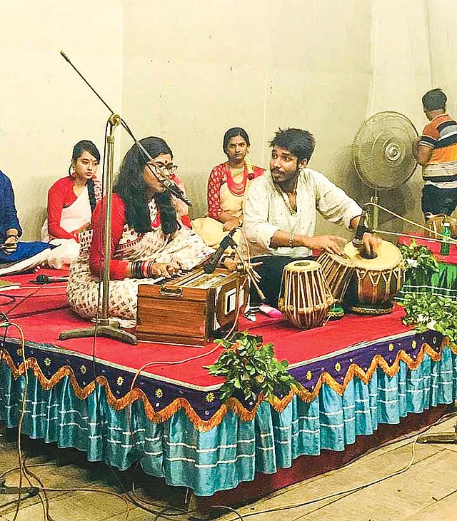 নানা কর্মকাণ্ডে ক্যাম্পাস মাতিয়ে রাখেন এই ক্লাবের সদস্যরা। ছবি: সংগৃহীত