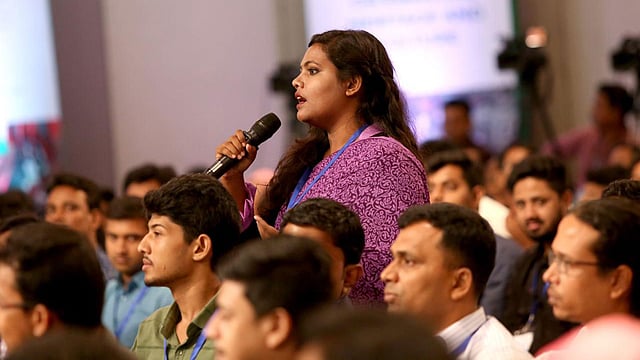 অনুষ্ঠানে উপস্থিত তরুণেরা সজীব ওয়াজেদকে প্রশ্ন করেন। ছবি: সিআরআইয়ের সৌজন্যে