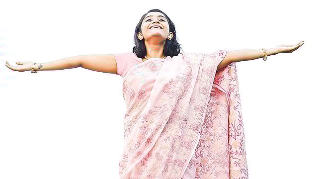 ছবিটি প্রতীকী। মডেল: জিনিয়া। ছবি: অধুনা