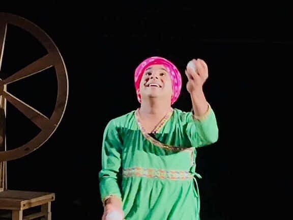 অভিজিৎ সেন রচিত ‘রহু চণ্ডালের হাড়’ বাজিকরদের উত্থান, অদ্ভুত জীবন নিয়েই তৈরি। ছবি: সংগৃহীত