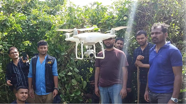 রোহিঙ্গা ডাকাত আবদুল হাকিমের সন্ধানে ড্রোন উড়িয়েছে র‍্যাব-১৫। ছবি: র‍্যাবের সৌজন্যে