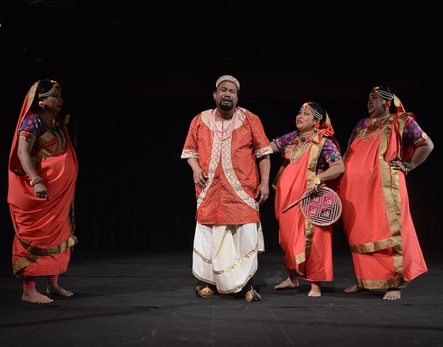 বরদেশ্বরী কালীমাতা মন্দির প্রাঙ্গণে মঞ্চস্থ হবে লোকনাট্যদলের ময়মনসিংহ গীতিকা-আশ্রিত নাটক সোনাই মাধব। ছবি: প্রথম আলো