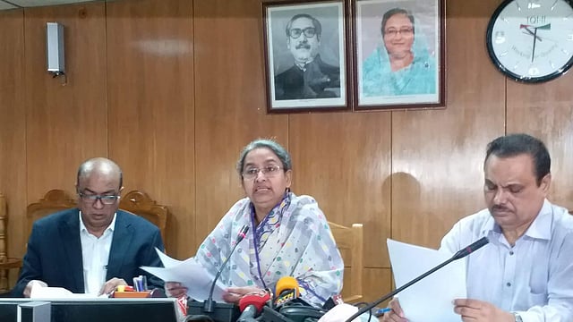 আসন্ন জেএসসি ও জেডিসি পরীক্ষা নিয়ে আজ মঙ্গলবার সচিবালয়ে আয়োজিত সংবাদ সম্মেলনে শিক্ষামন্ত্রী দীপু মনি। ছবি: মোশতাক আহমেদ