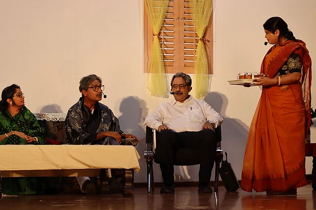 ‘ফিরে এসো’ নাটকের একটি দৃশ্য। ছবি: লেখক