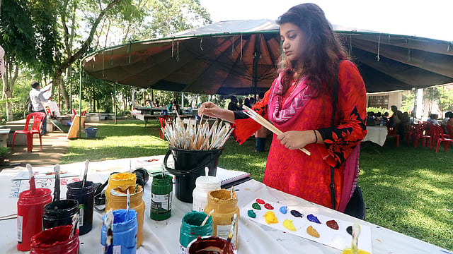 রং-তুলি পরিবর্তন