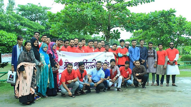 চট্টগ্রামের আনোয়ারা ব্লাড ডোনেট গ্রুপের সদস্যরা। ছবি: সংগৃহীত