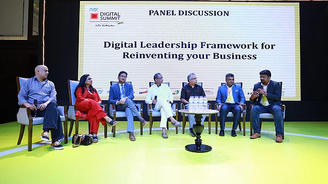 ডিজিটাল সামিটে বিভিন্ন ব্র্যান্ডের প্রতিনিধিরা আলোচনায় অংশ নেন। ছবি: বাংলাদেশ ব্র্যান্ড ফোরামের সৌজন্যে