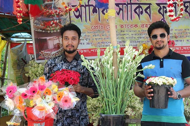 দেশের ফুলের মোট চাহিদার বড় অংশের জোগান দেন ঝিকরগাছা ও শার্শা উপজেলার ফুলচাষিরা। ছবি: লেখক