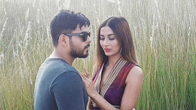 ‘বিশ্ব সুন্দরী’ ছবিতে অভিনয় করেছেন সিয়াম আহমেদ ও রোখসানা আলী হীরা। ছবি: ফেসবুক থেকে নেওয়া