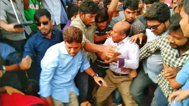 জাহাঙ্গীরনগর বিশ্ববিদ্যালয়ে আন্দোলনরত শিক্ষক-শিক্ষার্থীদের ওপরে ন্যক্কারজনক হামলার ঘটনা নতুন কোনো বিষয় নয়