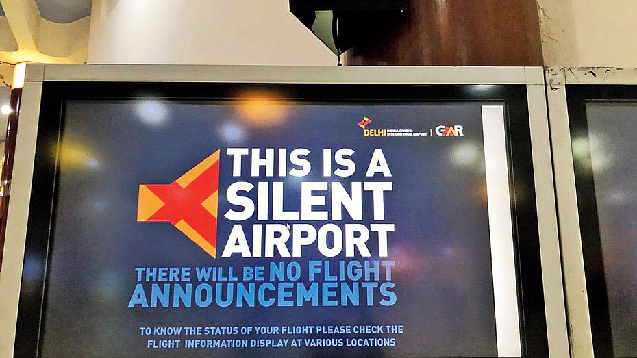 দিল্লি বিমানবন্দর এখন এক নিঃশব্দ বিমানবন্দর। এখানে মাইক্রোফোনে ফ্লাইটের ঘোষণা দেওয়া হয় না। ছবি: সংগৃহীত