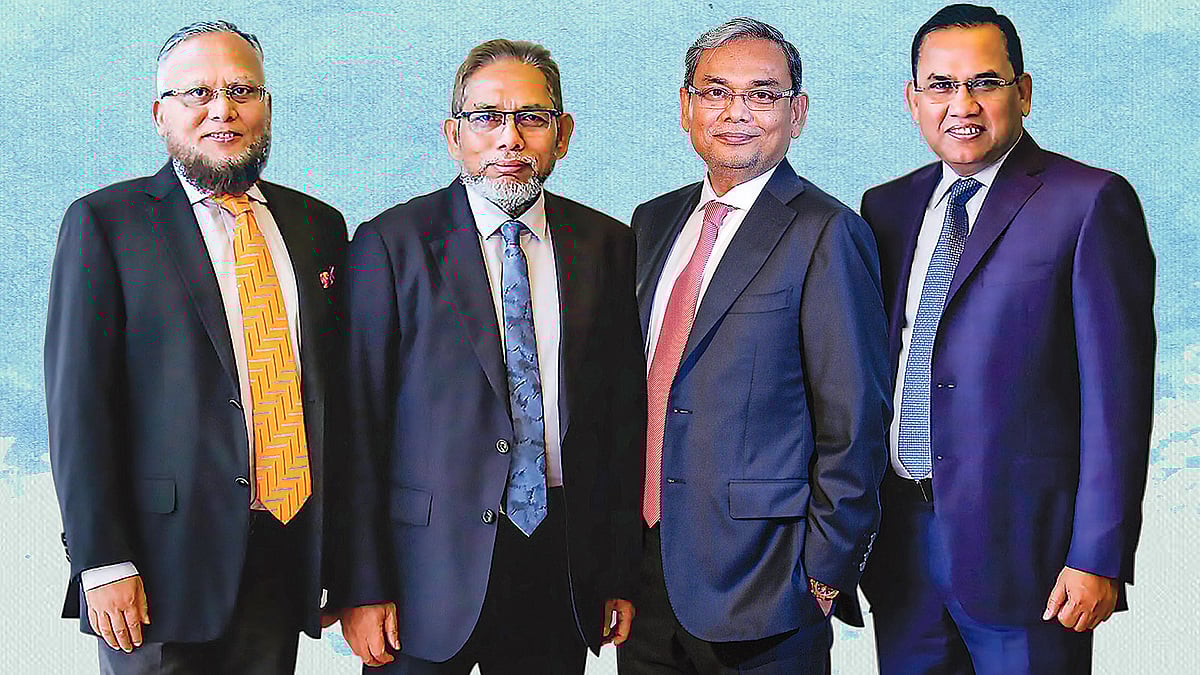 ডিবিএল গ্রুপের ভাইস চেয়ারম্যান এম এ রহিম, চেয়ারম্যান আবদুল ওয়াহেদ, উপব্যবস্থাপনা পরিচালক এম এ কাদের এবং ব্যবস্থাপনা পরিচালক এম এ জব্বার। ছবি: ডিবিএল গ্রুপের সৌজন্যে