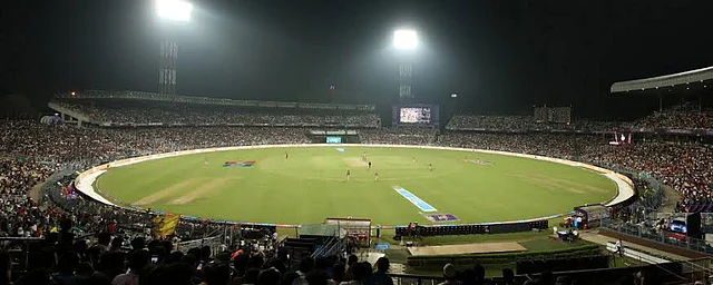 ইডেন গার্ডেনে প্রথম দিবারাত্রির টেস্টে ভরা গ্যালারি চান সৌরভ গাঙ্গুলী। এএফপি ফাইল ছবি