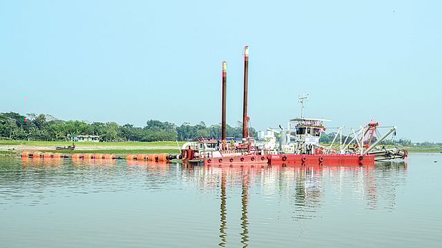 ড্রেজিং ব্যবসায়ও আছে ডিবিএল