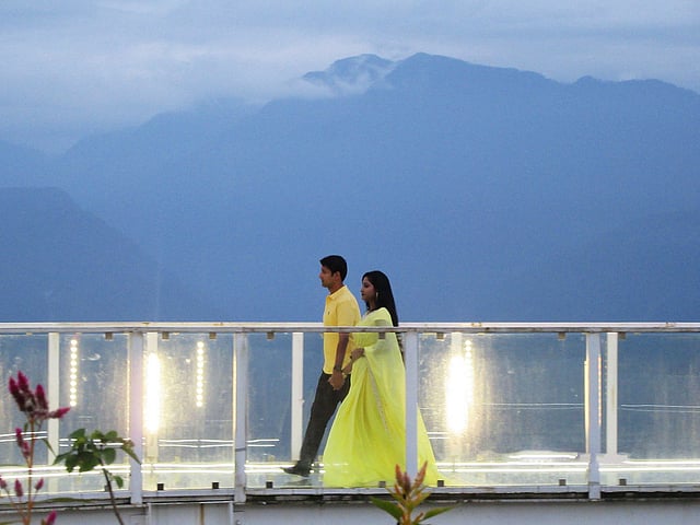 স্কাই ওয়াকে হাঁটার রোমাঞ্চকর অভিজ্ঞতা হবে পেলিংয়ে। ছবি: লেখক