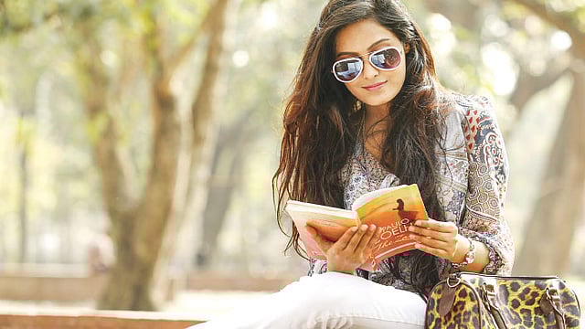 রোদচশমা সূর্যের অতিবেগুনি রশ্মি থেকে বাঁচাবে চোখ ও এর আশপাশের ত্বক।  ছবি: অধুনা