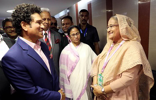 প্রধানমন্ত্রী শেখ হাসিনার সঙ্গে আলাপচারিতায় ভারতের সাবেক ক্রিকেটার শচীন টেন্ডুলকার। ছবি: ফোকাস বাংলা