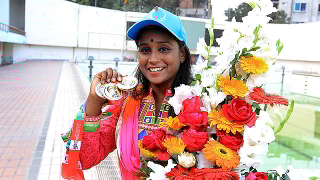 এসএ গেমসে এবার শিলার হাতে থাকবে বাংলাদেশের পতাকা। ফাইল ছবি
