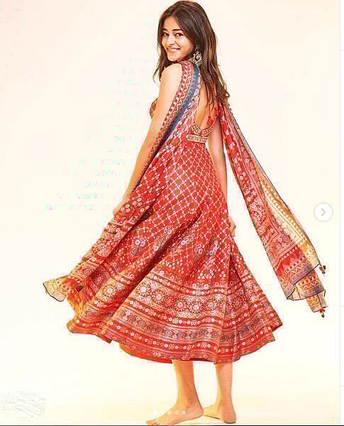 অনন্যা পান্ডে জানিয়েছেন, তাঁর জুতা হারিয়ে গেছে। কিন্তু তাতে দীপাবলির মজা এতটুকুও কমেনি।