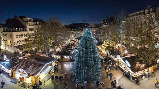 লুক্সেমবার্গের বড়দিনের বাজার। ছবি: লুক্সেমবার্গ টুরিজম ইন্ডাস্ট্রির ফাইল ফটো